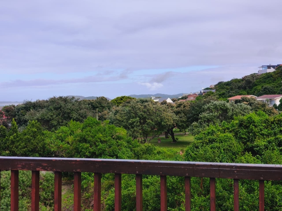 4 Bedroom Property for Sale in Oyster Bay Eastern Cape